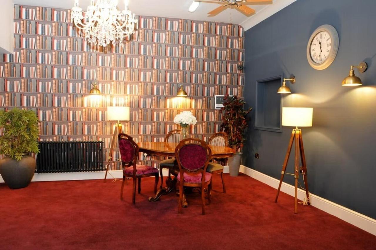 The Royal Hotel Crewe, A Brilliant Collection, Powered By Oyo Exteriör bild