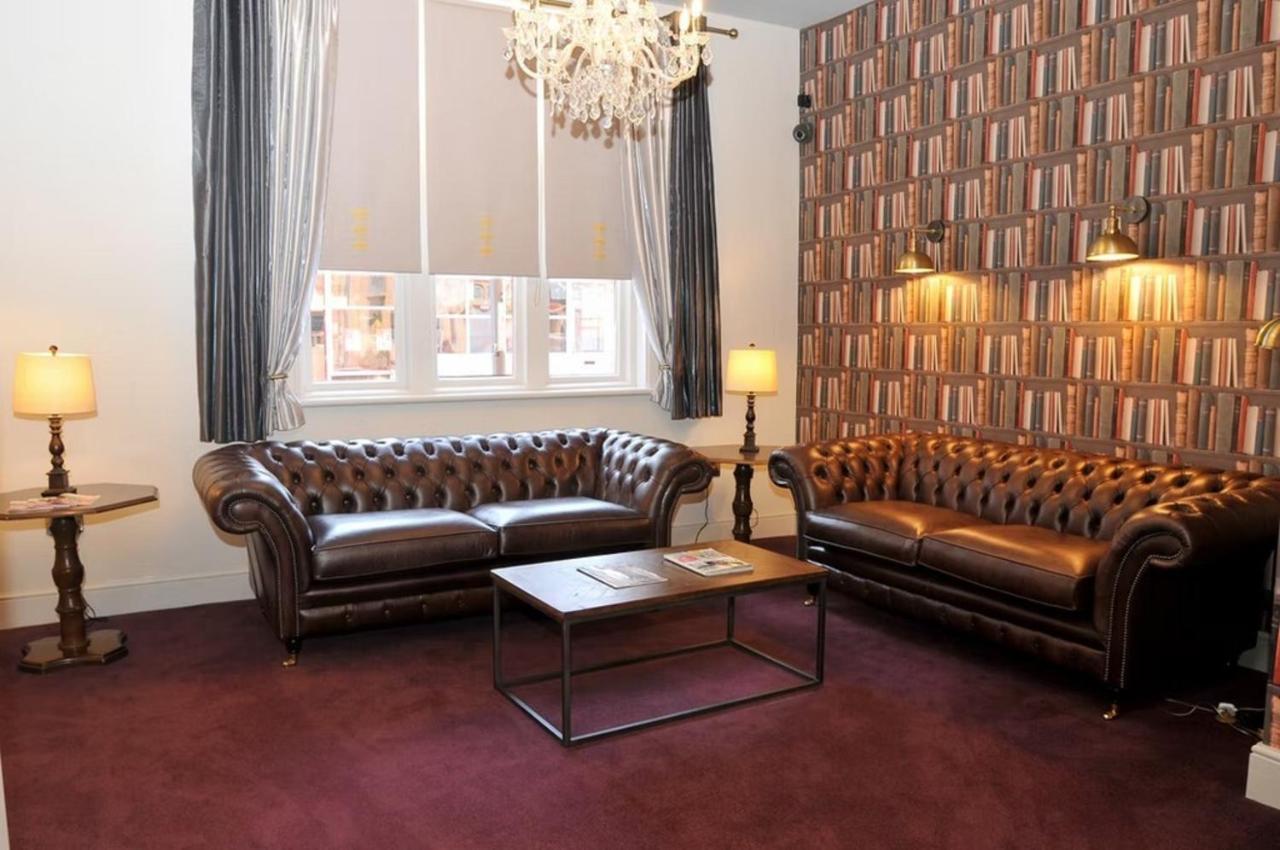 The Royal Hotel Crewe, A Brilliant Collection, Powered By Oyo Exteriör bild