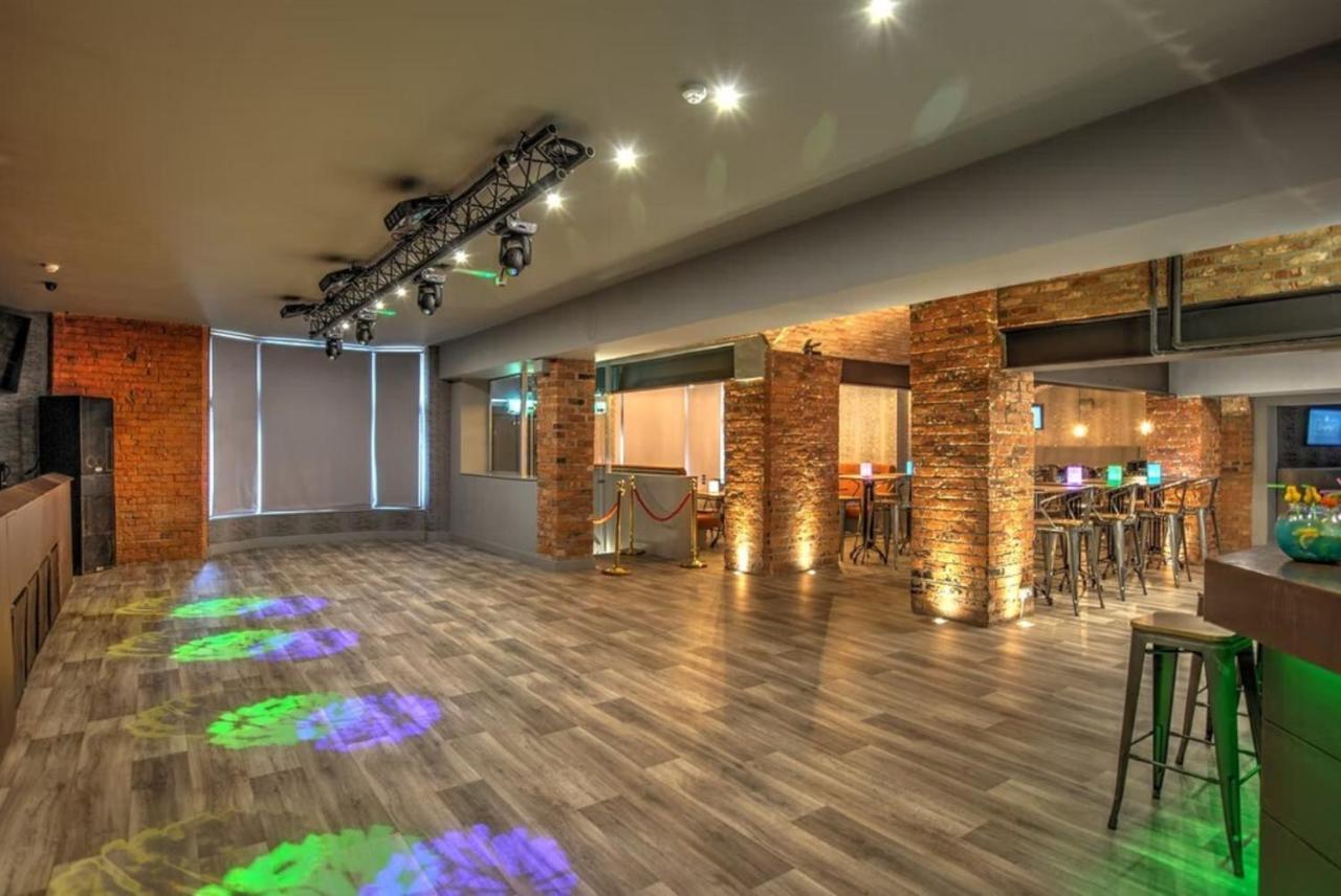 The Royal Hotel Crewe, A Brilliant Collection, Powered By Oyo Exteriör bild
