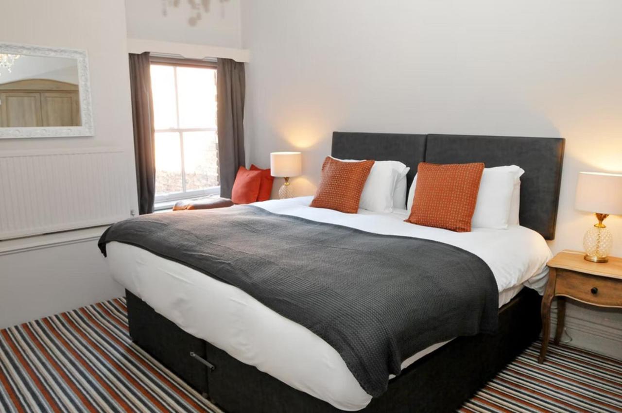The Royal Hotel Crewe, A Brilliant Collection, Powered By Oyo Exteriör bild
