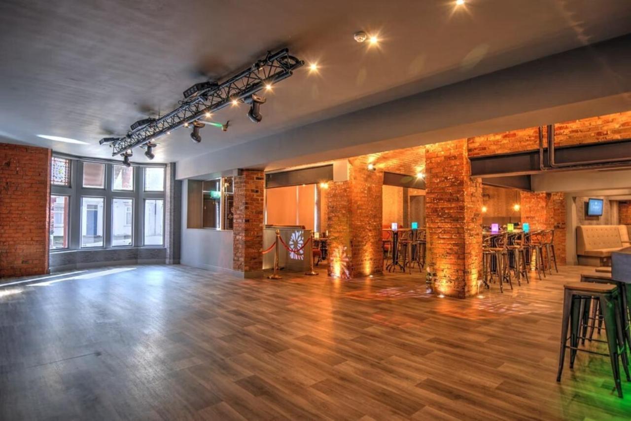 The Royal Hotel Crewe, A Brilliant Collection, Powered By Oyo Exteriör bild