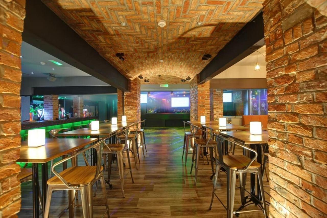 The Royal Hotel Crewe, A Brilliant Collection, Powered By Oyo Exteriör bild