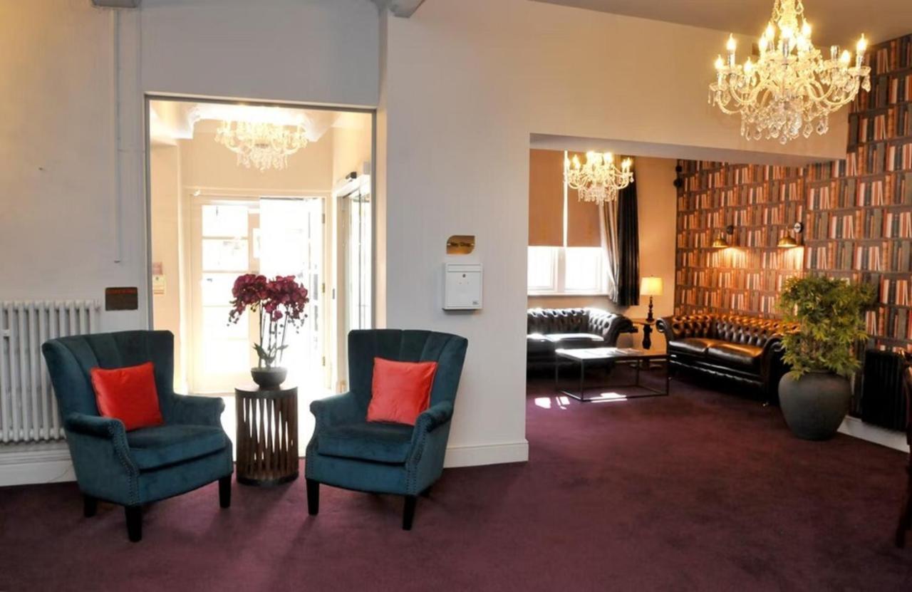The Royal Hotel Crewe, A Brilliant Collection, Powered By Oyo Exteriör bild