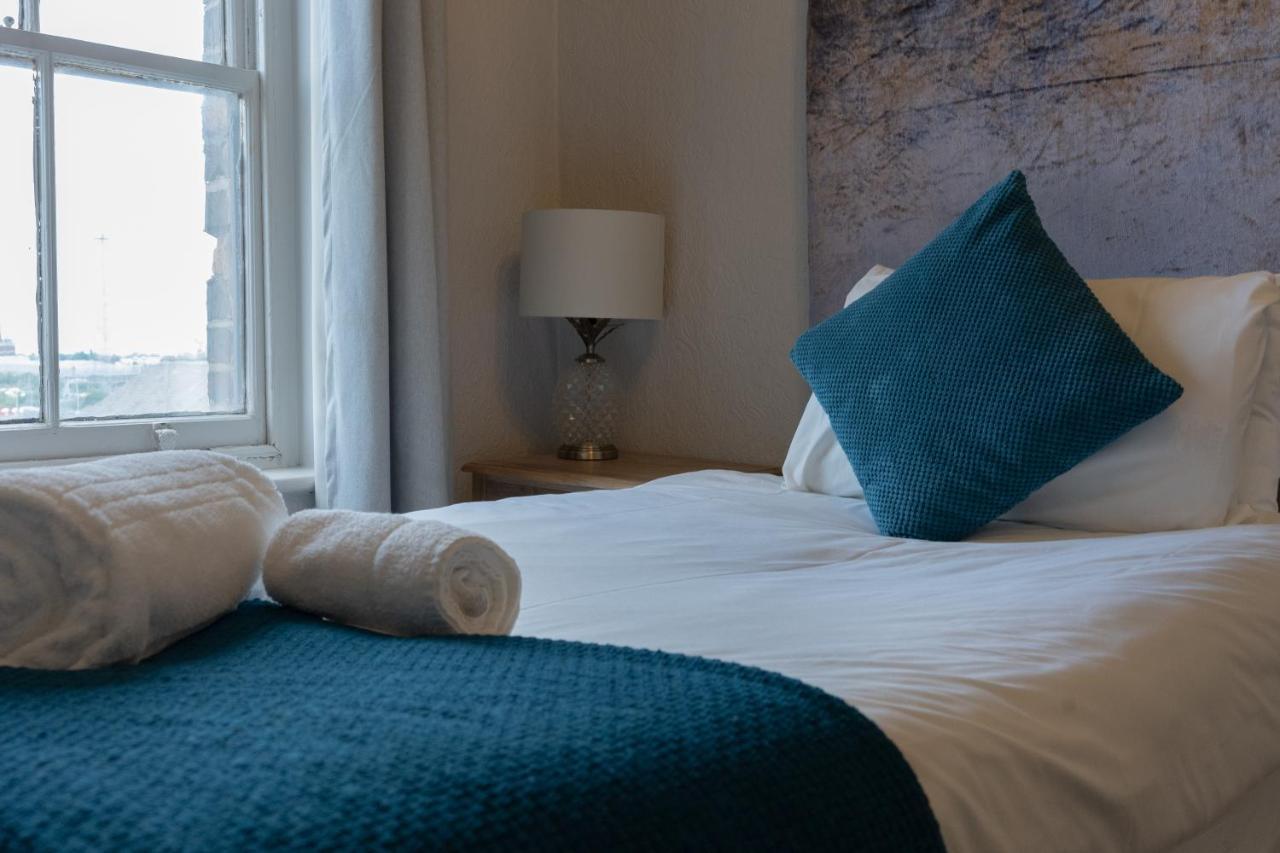 The Royal Hotel Crewe, A Brilliant Collection, Powered By Oyo Exteriör bild