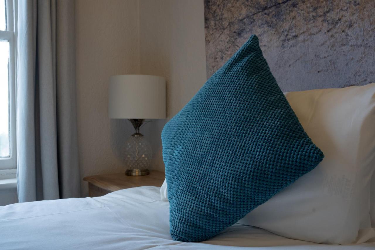The Royal Hotel Crewe, A Brilliant Collection, Powered By Oyo Exteriör bild