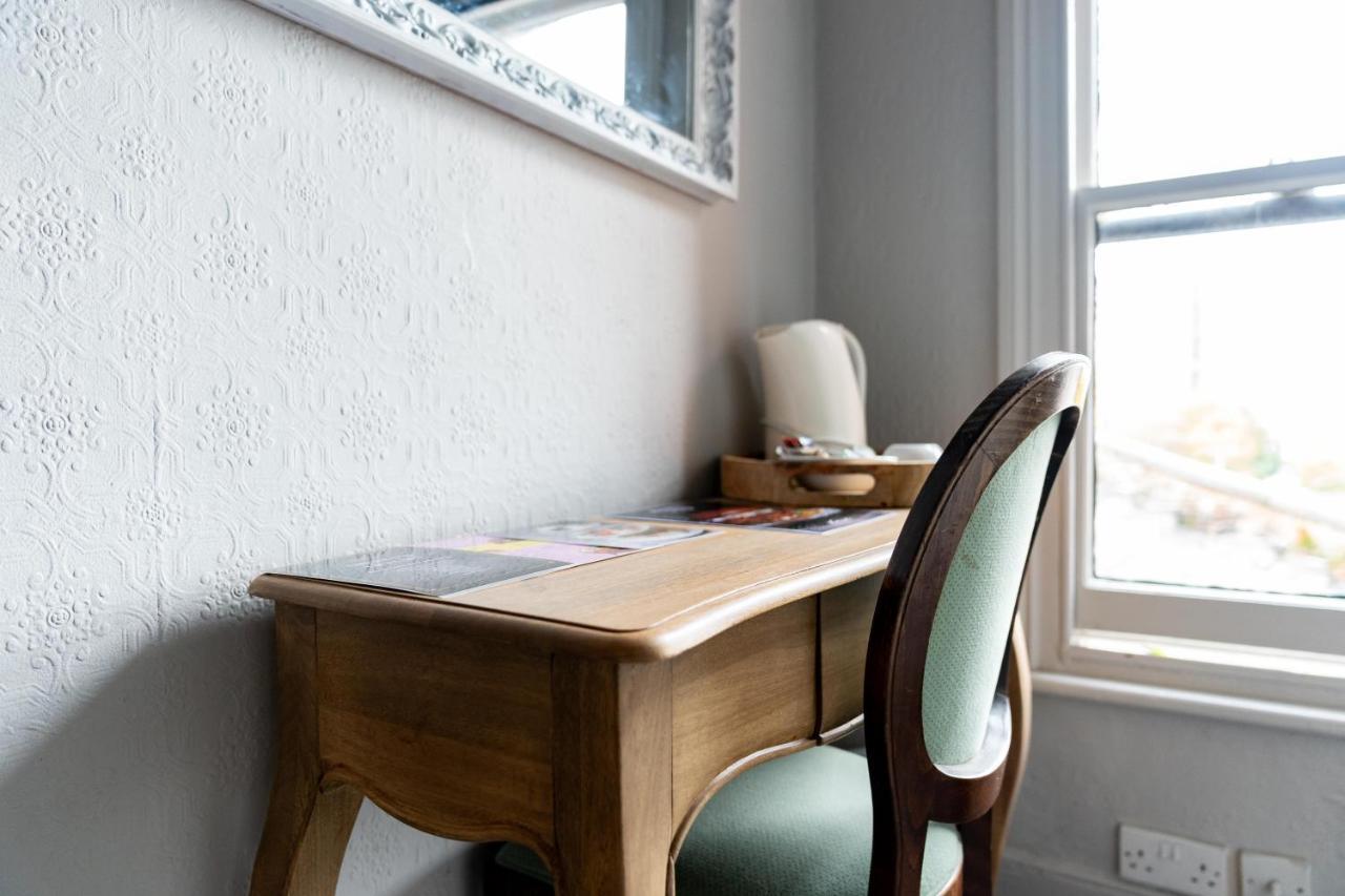 The Royal Hotel Crewe, A Brilliant Collection, Powered By Oyo Exteriör bild