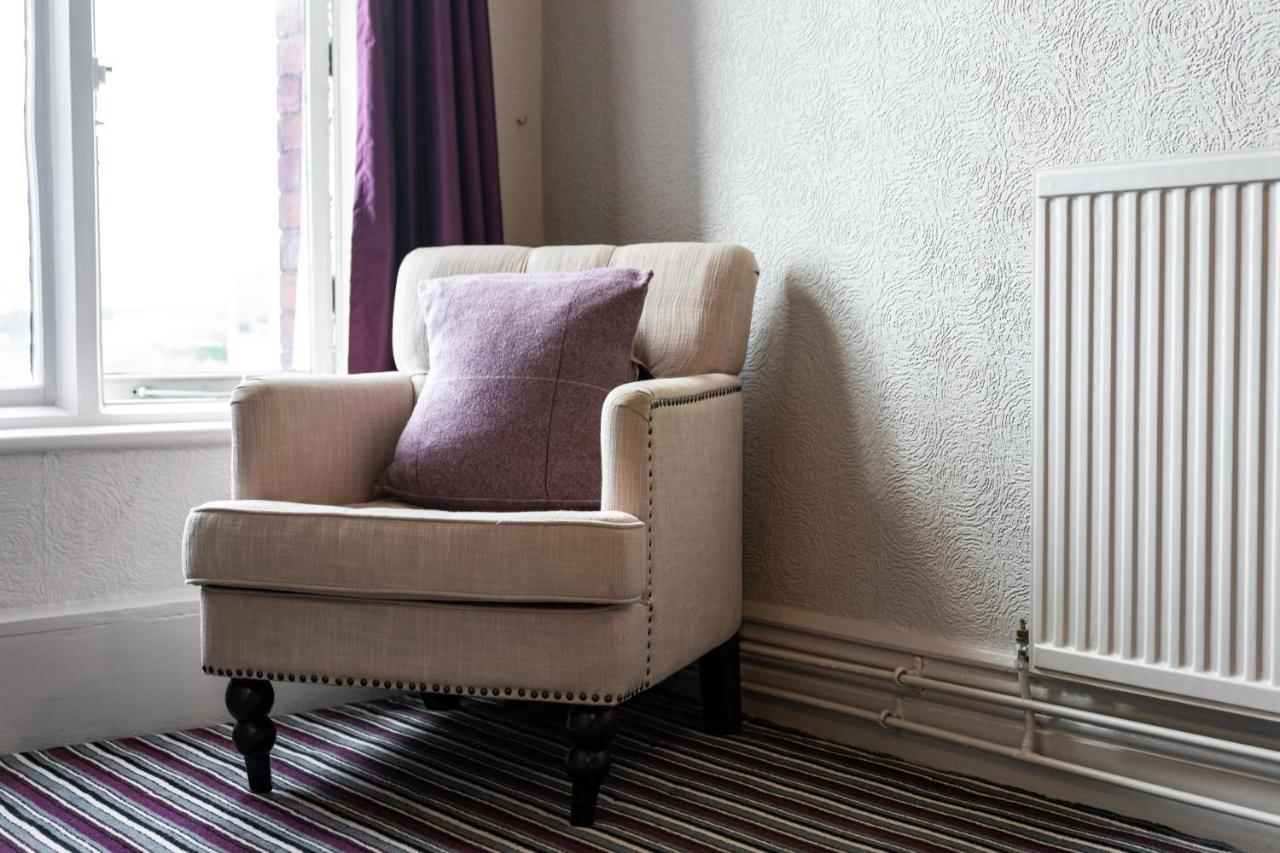 The Royal Hotel Crewe, A Brilliant Collection, Powered By Oyo Exteriör bild